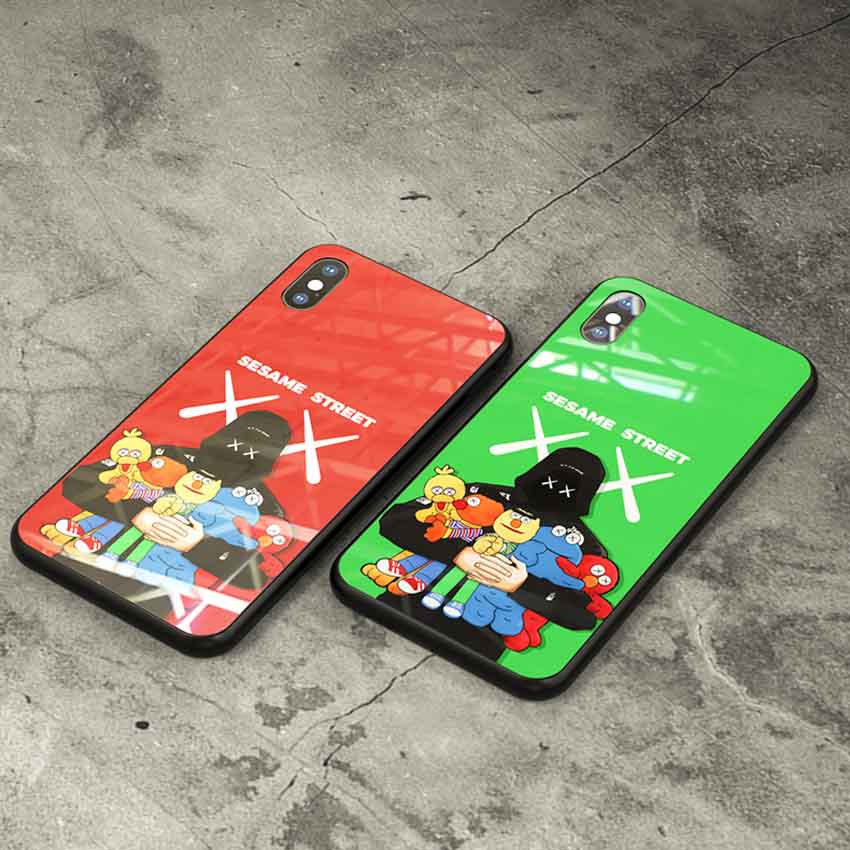 カウズｘセサミストリート iPHONExs ケース
