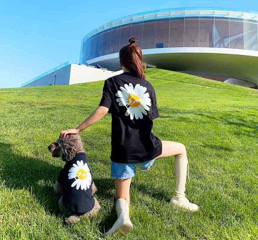 韓国g Dragon 犬とペアルック 雛菊 猫服 犬服 ピースマイナスワン 犬と親子服 Tシャツ 可愛い ペット洋服