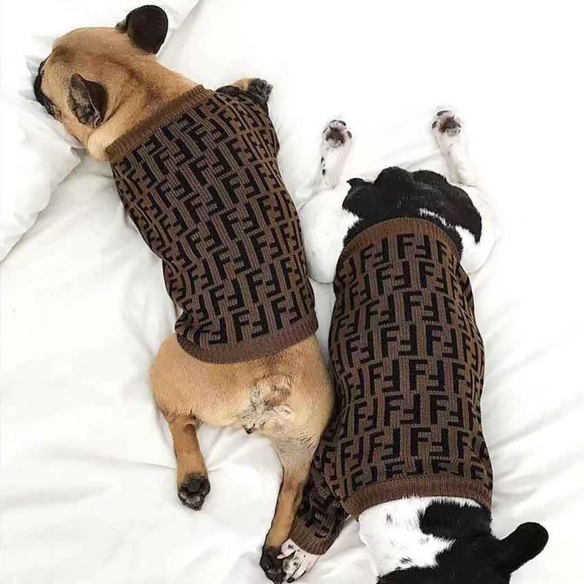 FENDI 犬服 ニットセーター