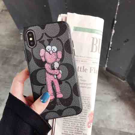 Kaws Coach アイフォンxs マックスケース パロディ風 Iphonexr テンエスかばー コーチ カウズ キャラクター Kaws Coach アイフォンxs マックスケース パロディ風 Iphonexr テンエスかばー コーチ カウズ キャラクター